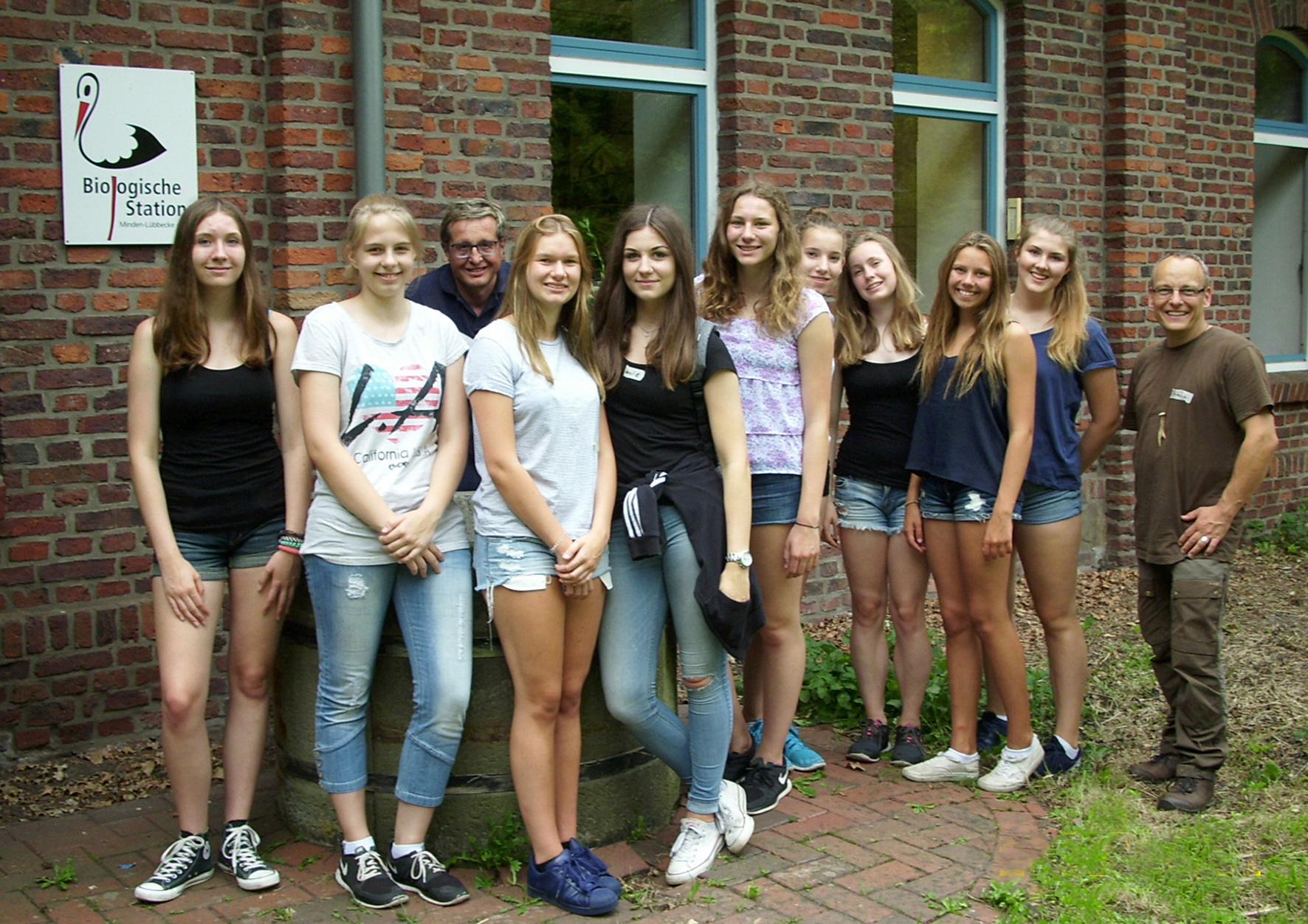 Handballerinnen an der Biologischen Station: Die B-Mädchen des HSV Minden-N...